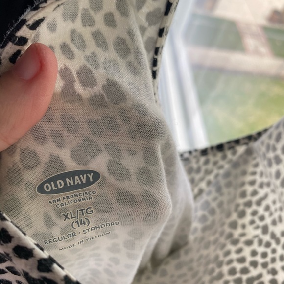 White and black patterned dress - Picture 3 of 3